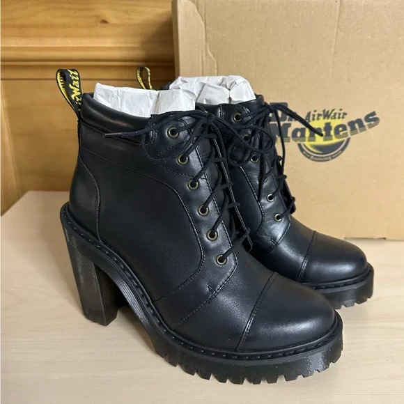 *NEW* Dr Martens Averil Women’s Leather Heeled Ankle Boots (Black), Size 7 - Picture 1 of 8